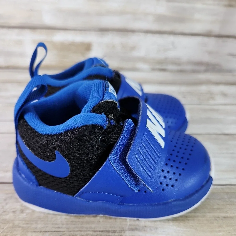 Nike Team Hustle Toddler Shoes Size 4C Royal Blue‎ 881943-405 Athletic